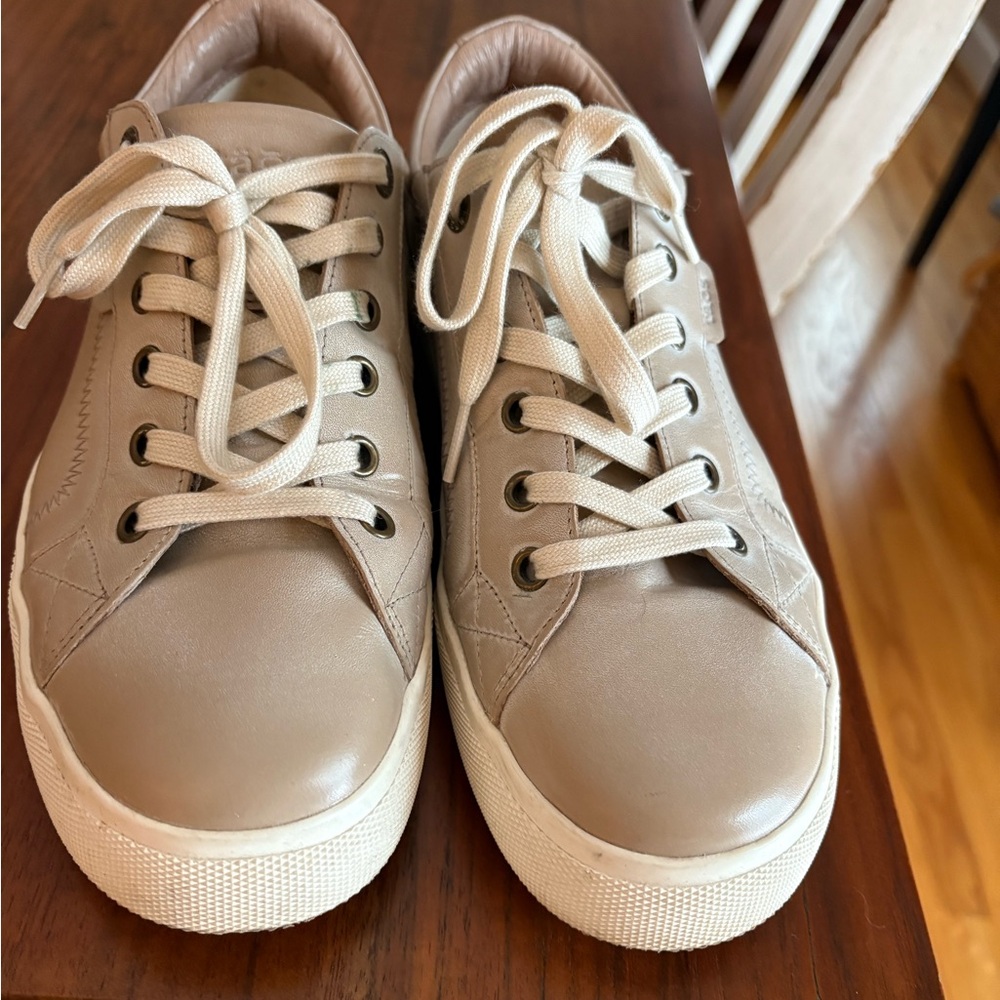 Taos Footwear Cream Lace-Up Sneakers